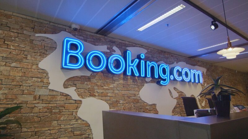 Как новому отелю
быстро начать работать
с Booking.com