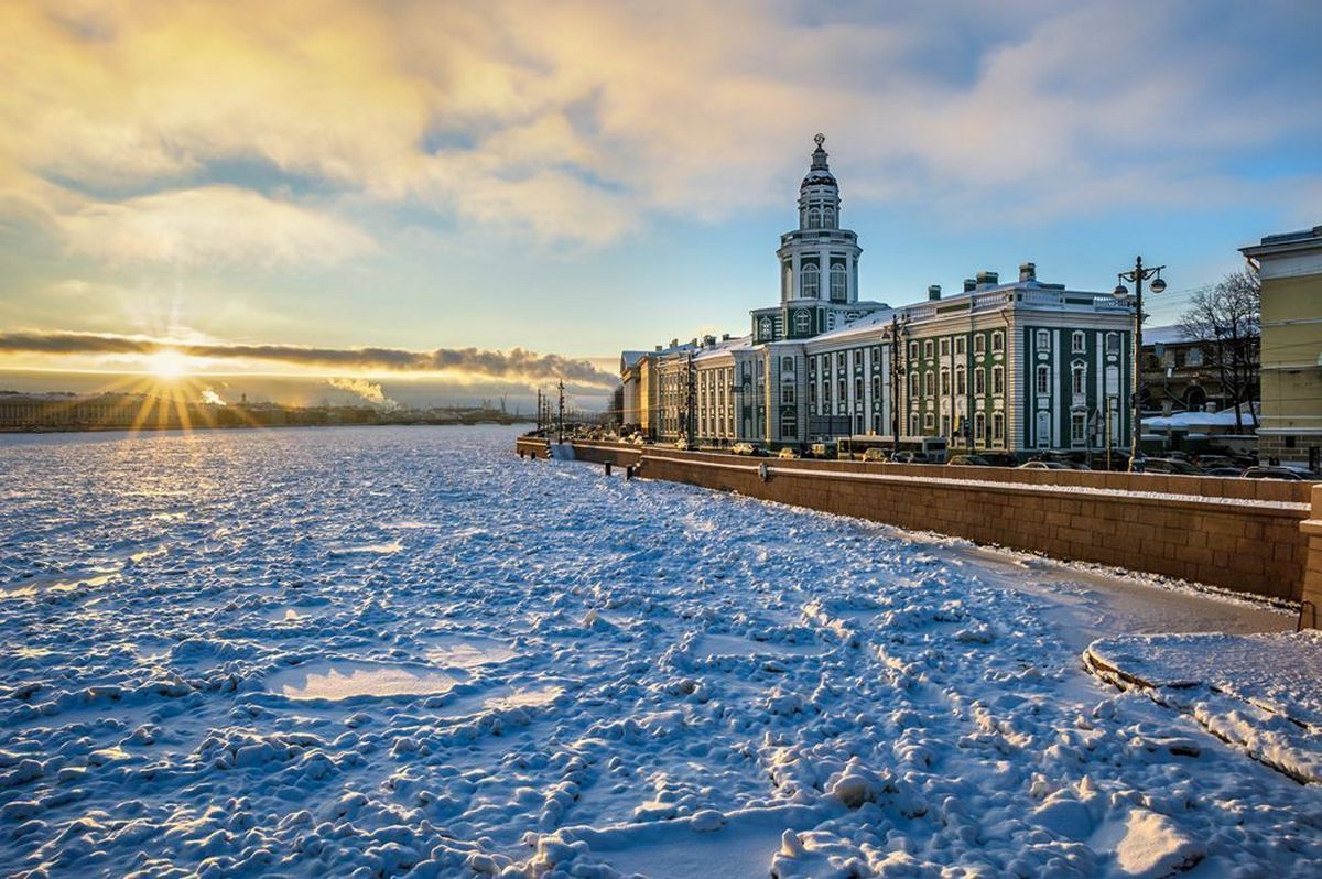 Принесут ли новогодние праздники 8 млн туристов СПб?