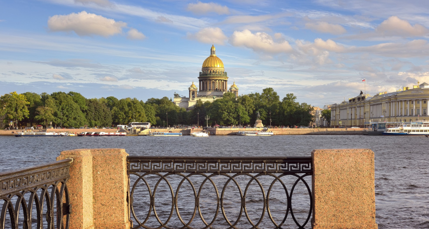 Петербургские отели подорожали на 17% за год